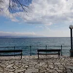Sunny Apartment 150 M From The Sea