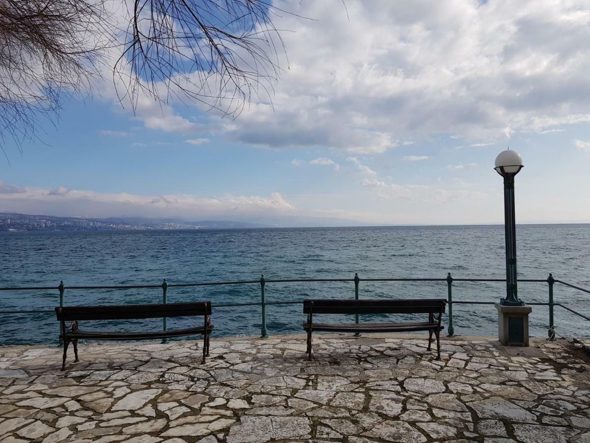 Sunny 150 M From The Sea Apartment *