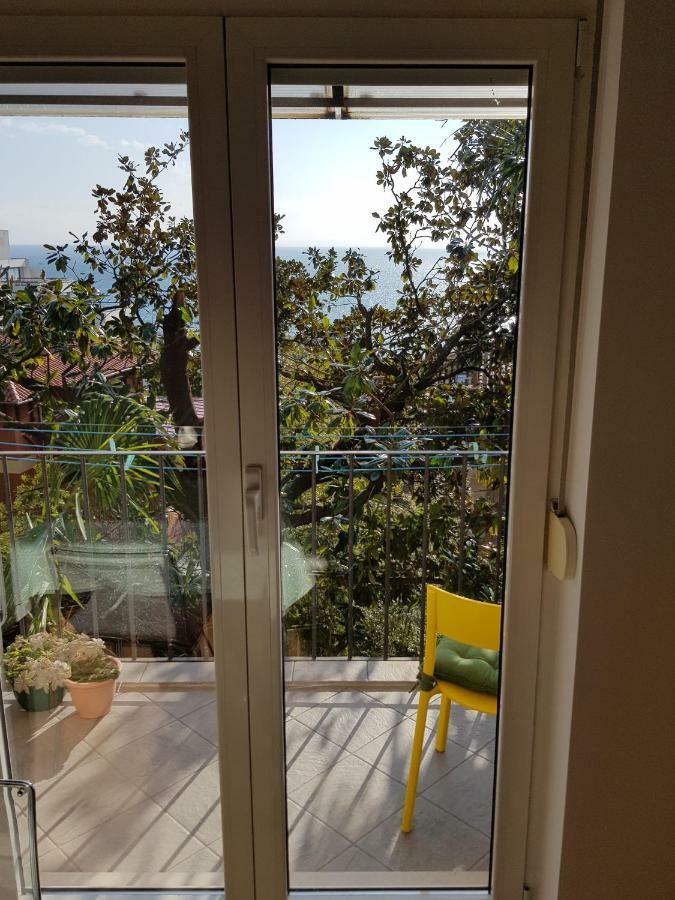 Sunny 150 M From The Sea Apartment