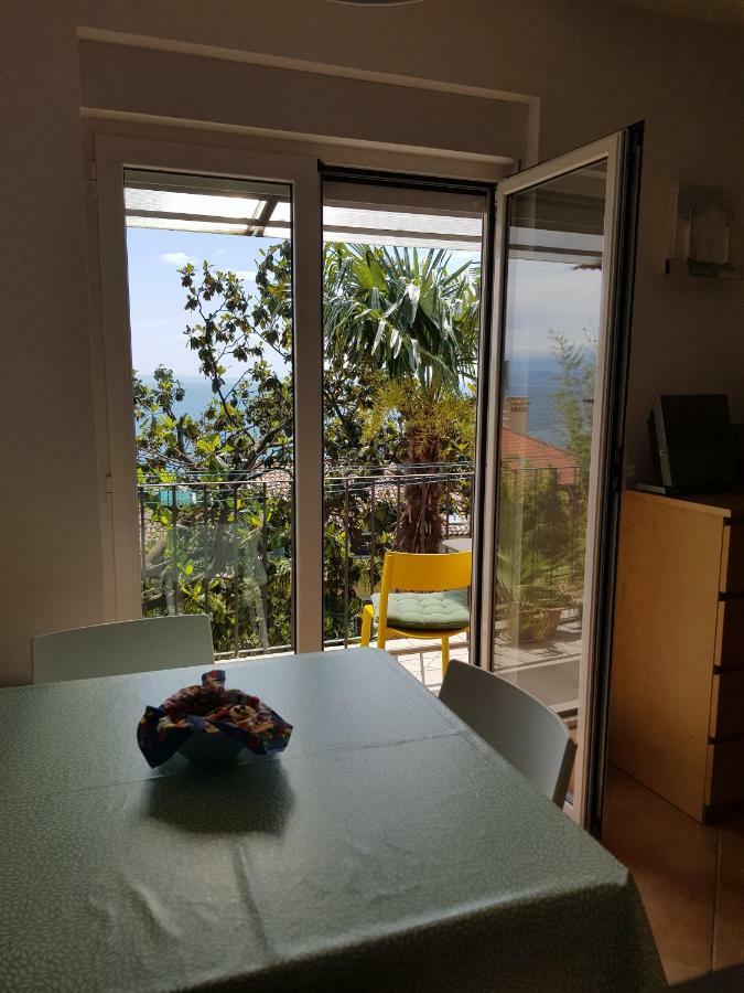 Apartment Sunny 150 M From The Sea
